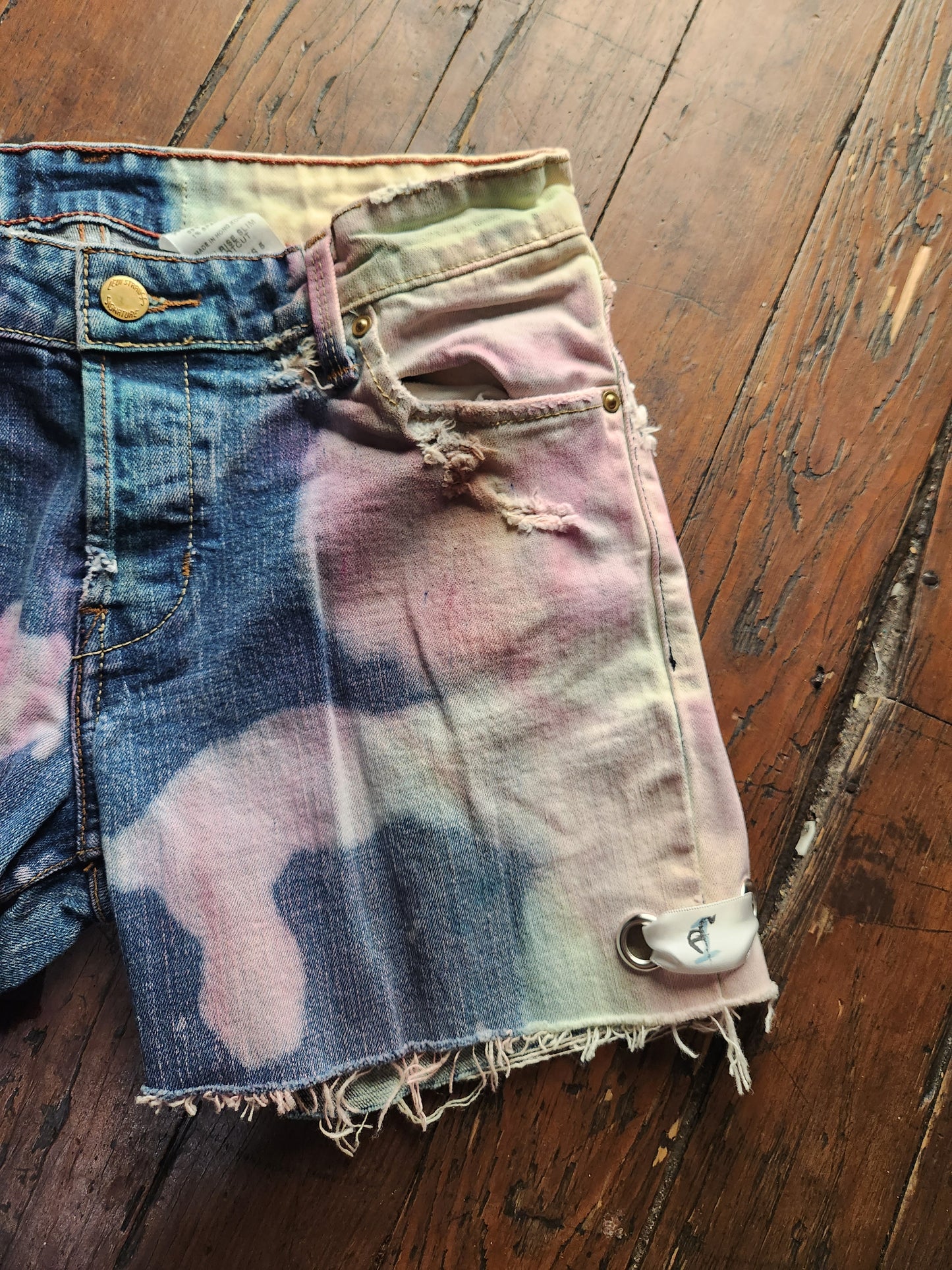 Rose Pedal Jean Shorts