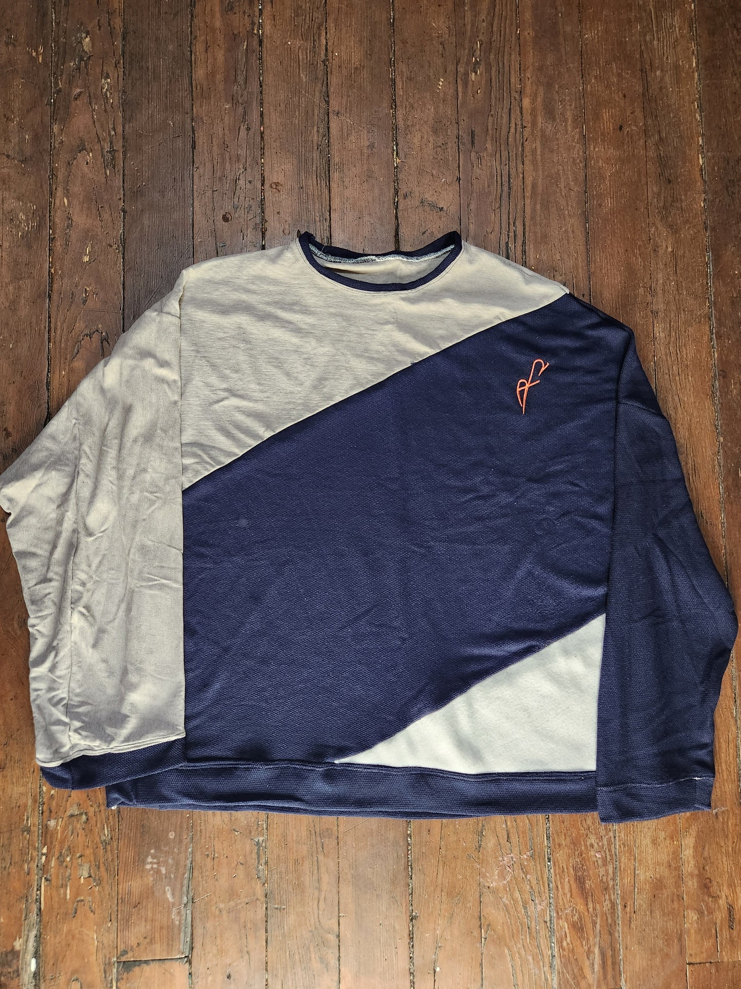 Tri-angle long sleeve T-shirt