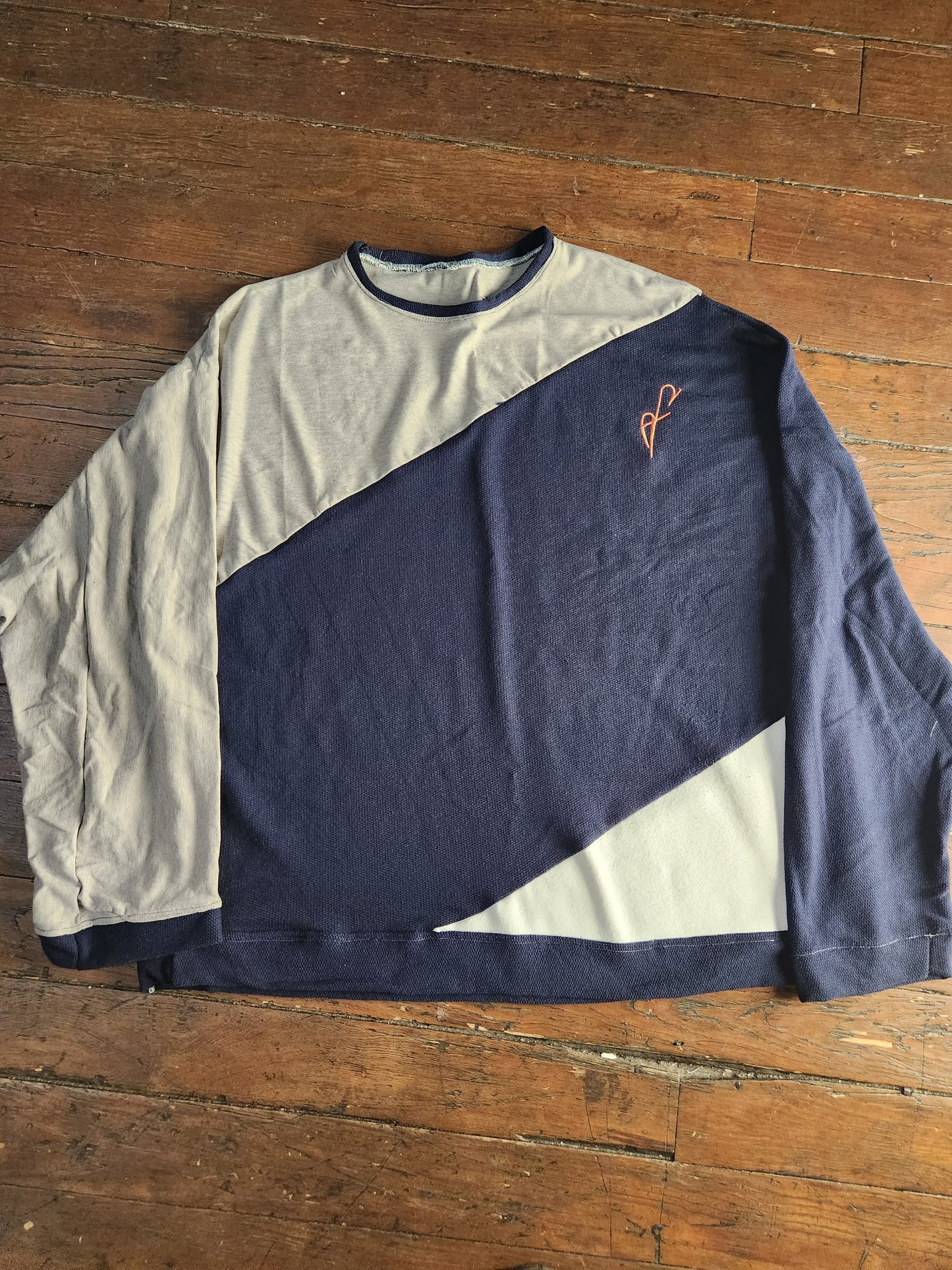 Tri-angle long sleeve T-shirt